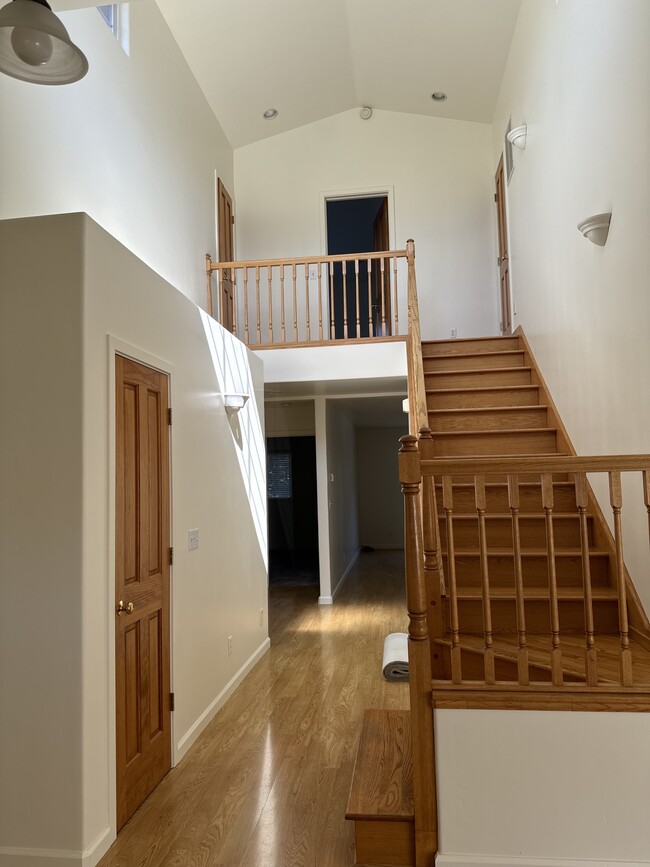 Foyer/Stairs - 746 Newton St