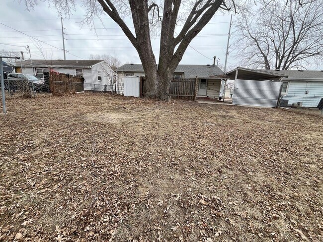Building Photo - 2 Bed/1 Bath Ranch Home For Rent!