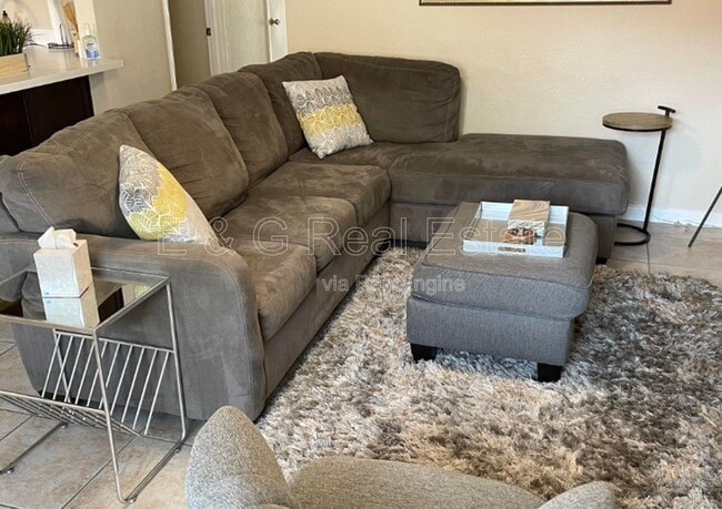 Photo - 510 W University Dr Apartment