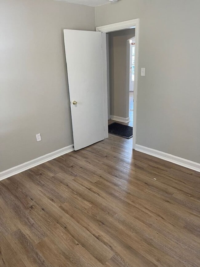 Building Photo - Single Family House