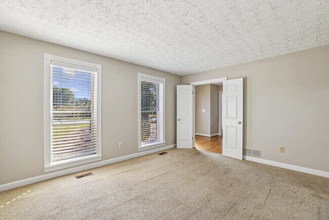 Foto del edificio - 4972 Vermack Rd
