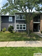 Building Photo - 82 Pennsylvania Way