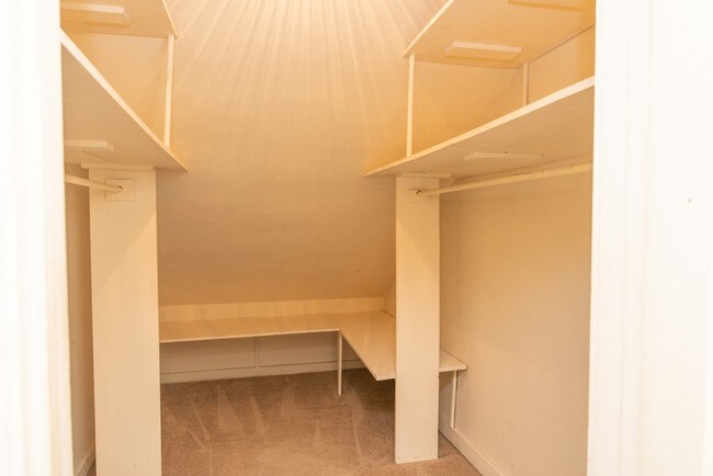 Foto del edificio - 1415 W Main St