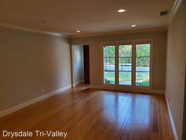 Building Photo - 4 br, 2.5 bath House - 1564 Avenida Nueva
