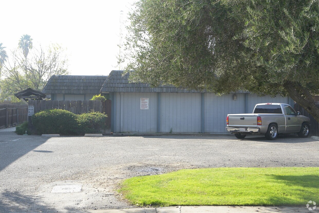 Primary Photo - 462-468 Fortuna Ave