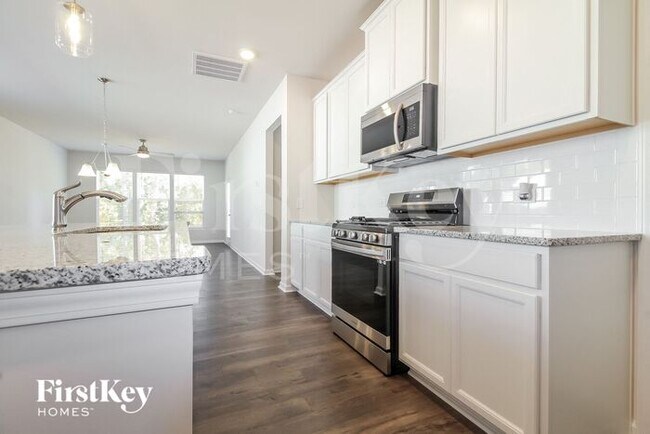 Foto del edificio - 530 Hillpark Ln