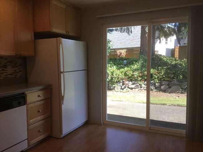 Foto del edificio - 2 Bedroom-1.75 Bath Single Story Condo/Just minutes from shopping, restaurants & great location f...