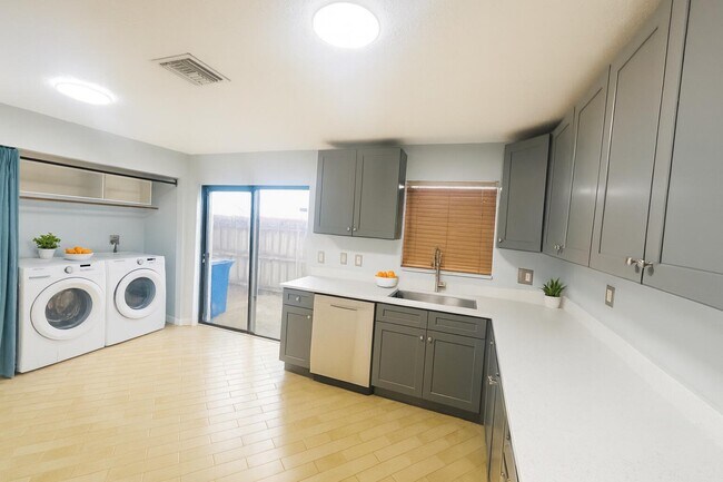 Foto del edificio - 6242 NW 1st St