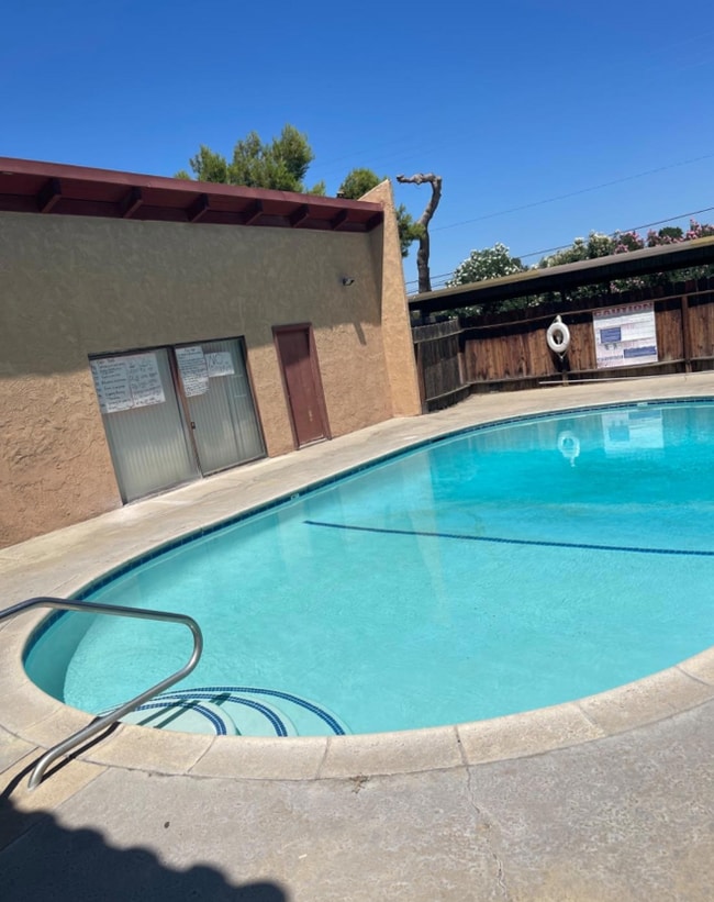 942 Greenfield Ave, Hanford, CA 93230 Townhome Rentals in Hanford CA