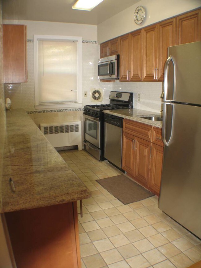 Foto del edificio - 5737 Mosholu Ave