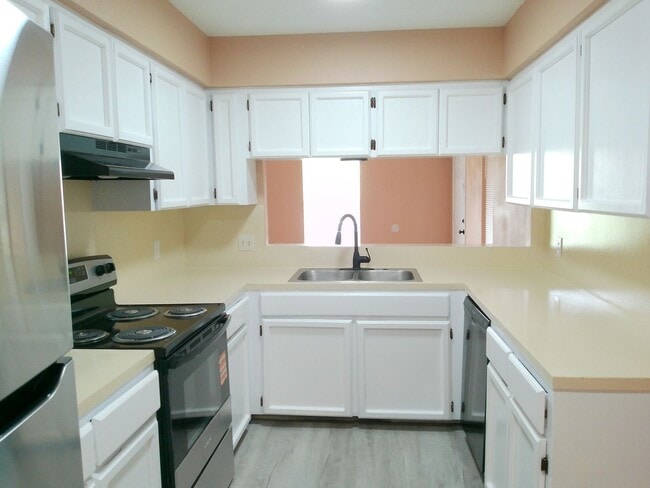 Building Photo - 3617 Crestbrook Ct