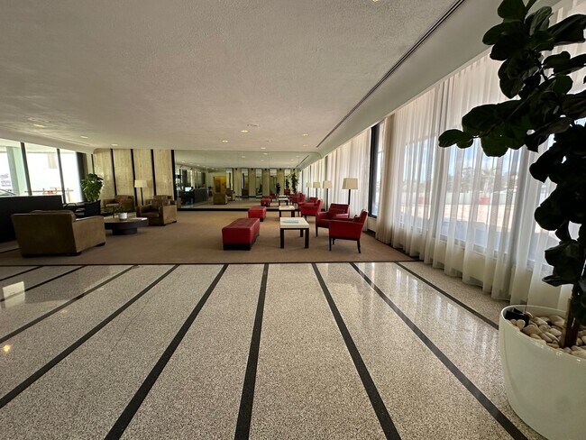 Building Photo - 5838 Collins Ave