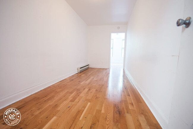 Building Photo - 147 Starr St