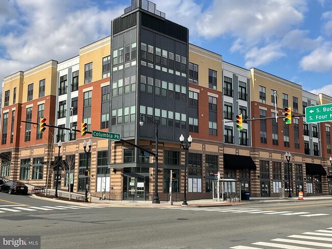 Building Photo - 989 S Buchanan St