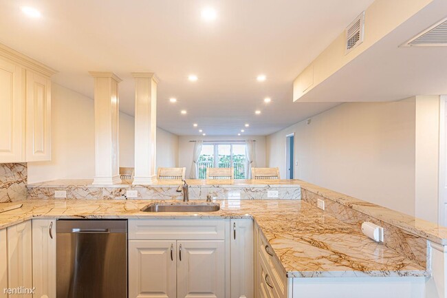 Building Photo - 2 br, 2 bath House - 2871 N Ocean Blvd Apt...