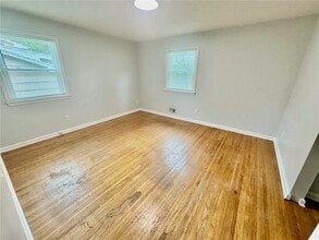 Building Photo - 13 Briggs Ave