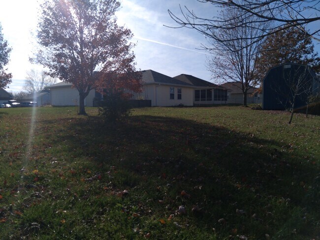 Building Photo - 1731 Sunrise Dr