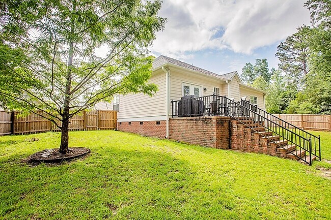 Foto del edificio - 331 Ridgeway Ct