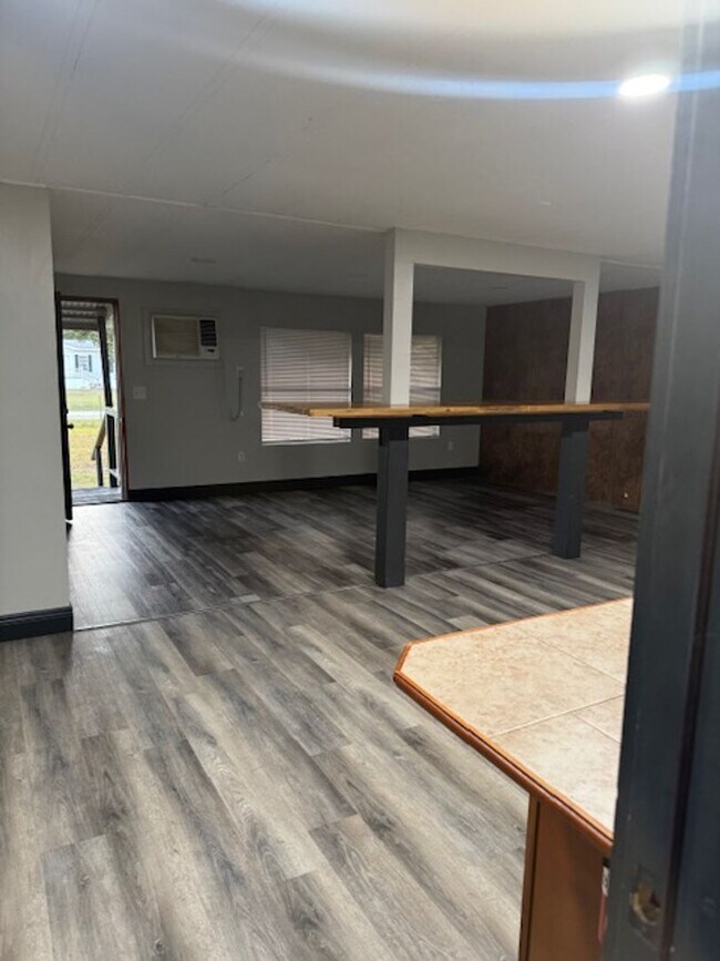 Foto del edificio - Newly renovated 4/2 Mobile home on large lot in Orlando**