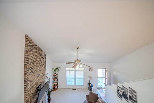 Foto del edificio - 474 Diana Ct