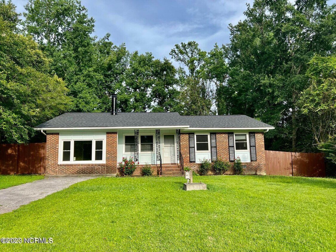 11 Dressler Dr, Jacksonville, NC 28540 House Rental in Jacksonville