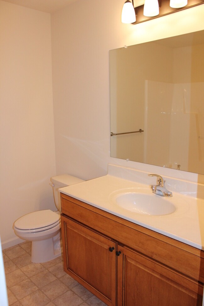 Foto del edificio - 3 Bedroom, 2.5 Bath Two Level Townhouse