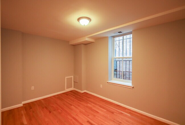 Building Photo - 512 U St NW