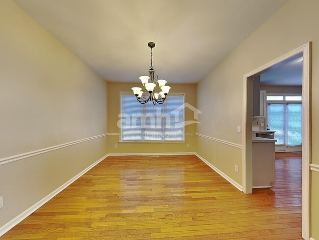 Building Photo - 3915 Red Hill Ct