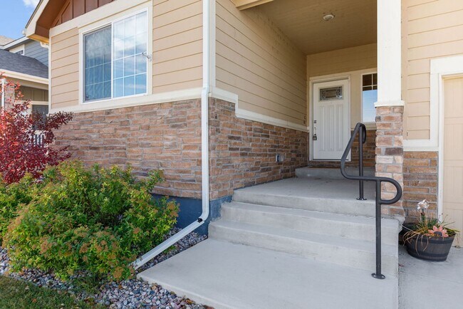 Foto del edificio - Stunning 3 Bedroom Ranch in Raindance