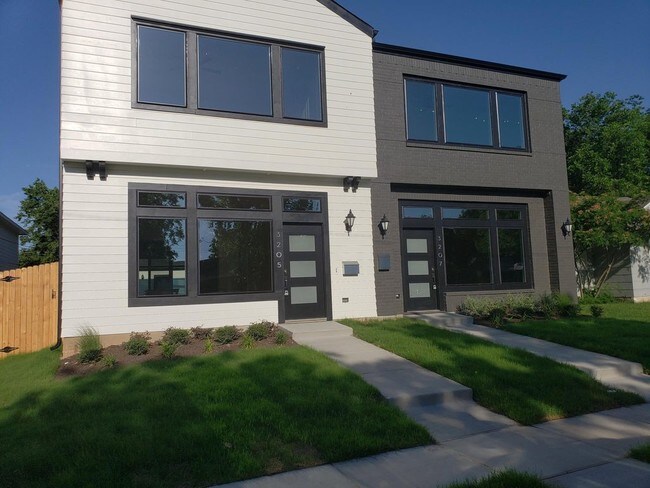 Building Photo - 3205 Forest Park Blvd