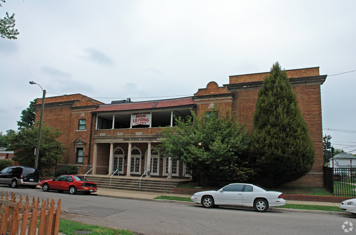 Building Photo - Simms School Apartments