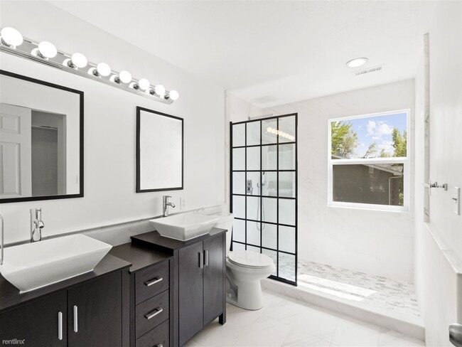Building Photo - Room for Rent, 3.5 bath House - 1630 Ridge...