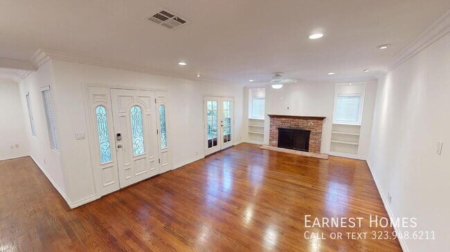 Foto del edificio - 4944 Cartwright Ave