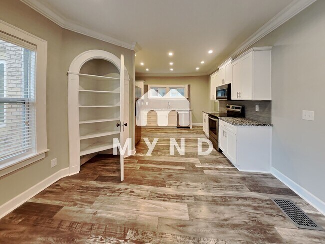 Foto del edificio - 563 E 37th St