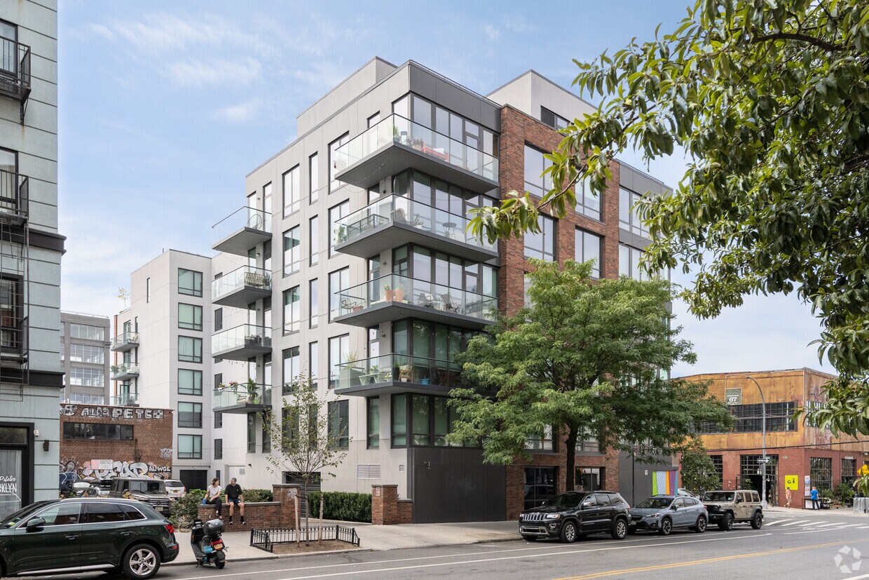 Building Photo - 50 Greenpoint Ave