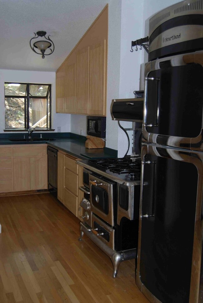 Foto del edificio - 12061 Pleasant Way
