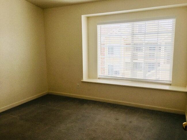 Foto del edificio - 1225 W Prospect Rd