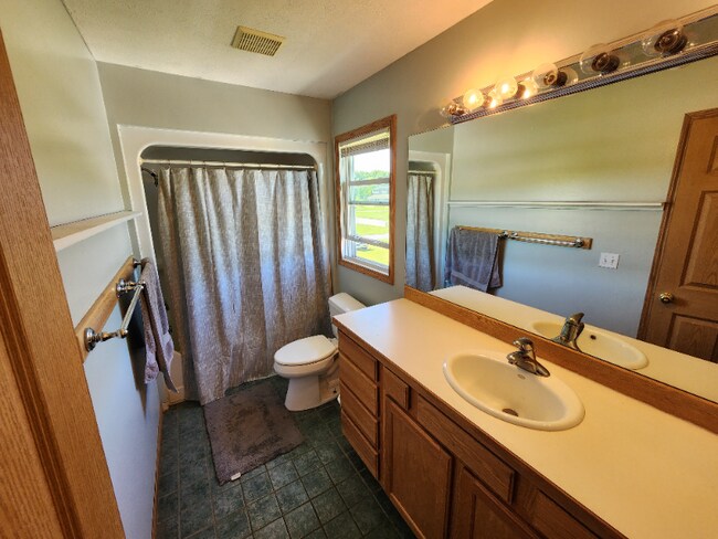 Building Photo - 3400 Mahoney Dr