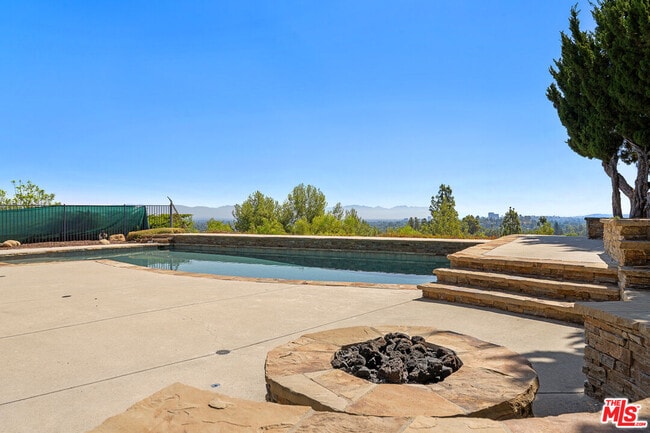 Building Photo - 6040 Pat Ave