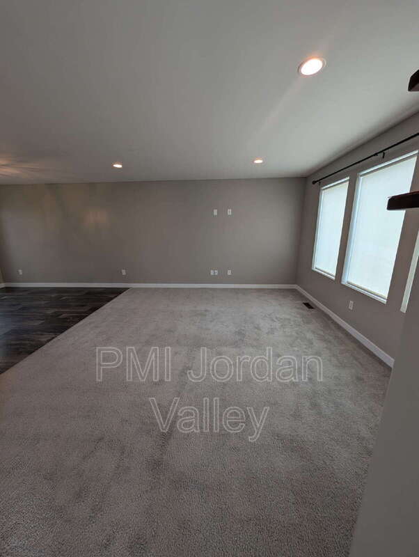 Foto del edificio - 5077 Arete Way