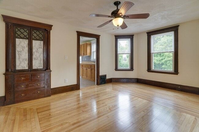 Building Photo - 128 Woodlawn St