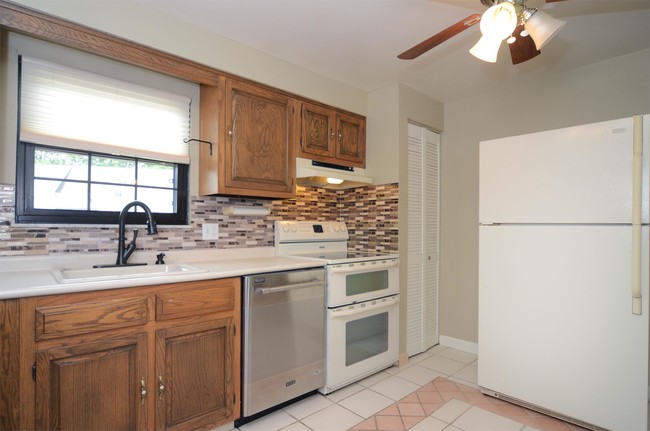 Building Photo - 135 Westfield Dr
