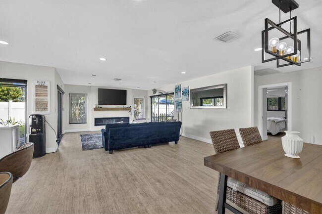 Foto del edificio - 2601 NE 8th Ct