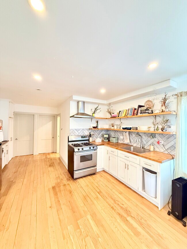 Foto del edificio - 49 Columbia Tpke