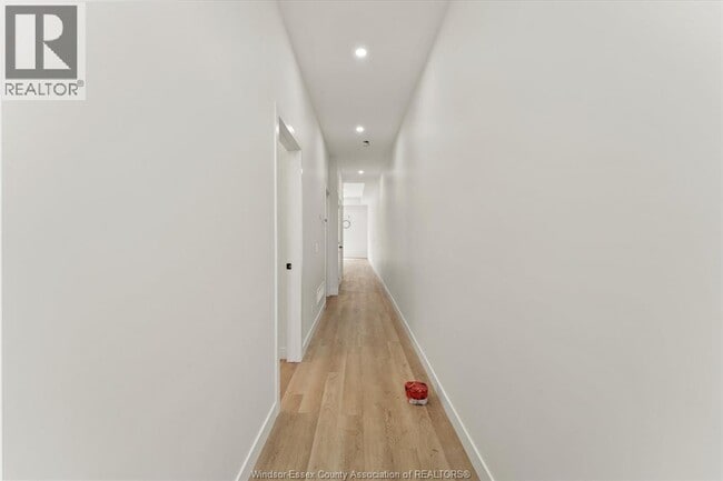 Building Photo - 2275 Wellesley Ave