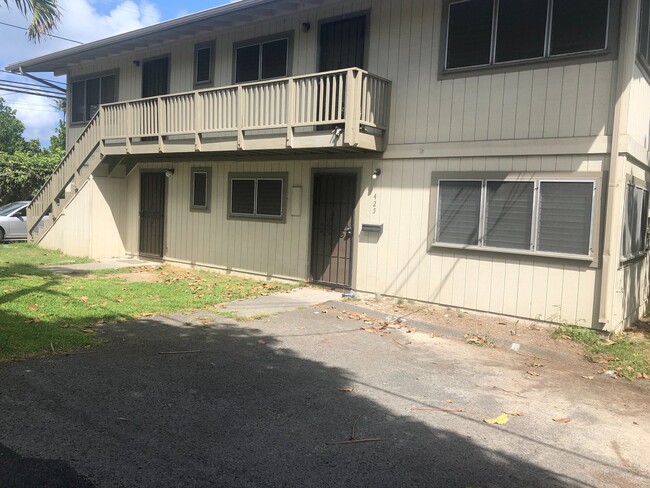 Building Photo - 425 &amp; 427 Kawailoa Road - Sybil Wong
