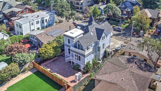 Foto del edificio - 2225 Blake St