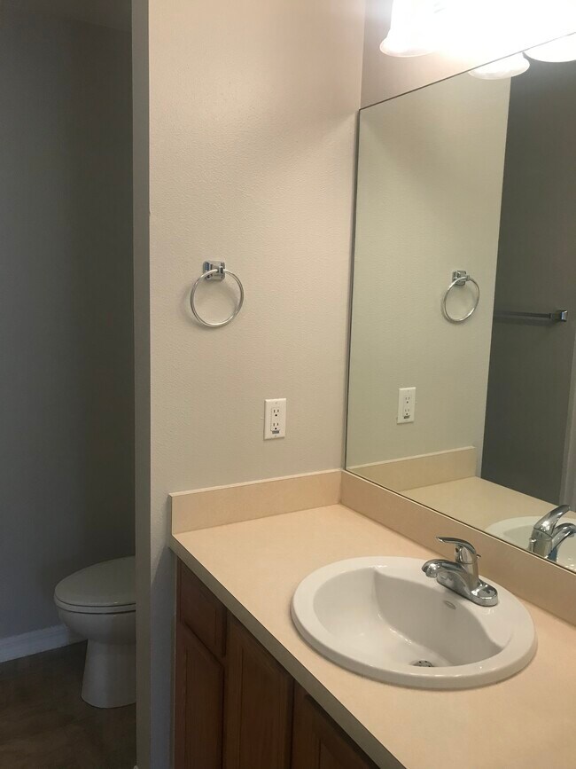 Foto del edificio - 3414 Dristol Ave