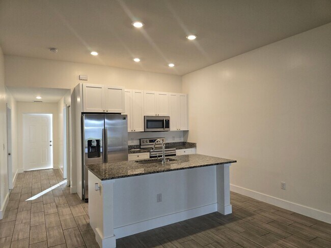 Building Photo - Duplex for rent