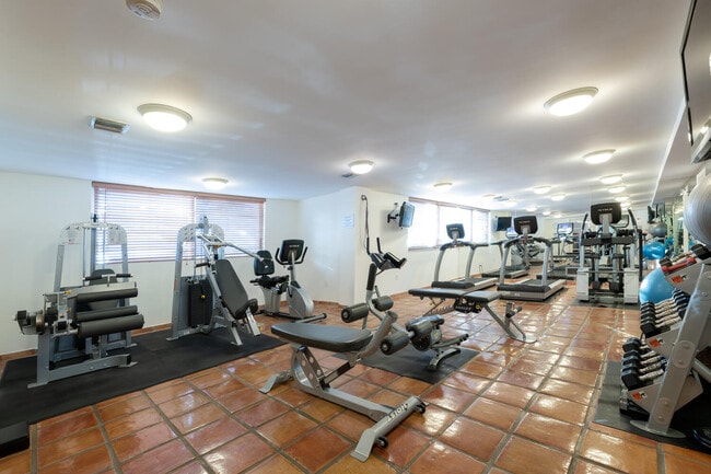 Foto del edificio - 170 N Ocean Blvd